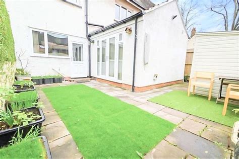 3 bed terraced house for sale in Lime Tree Avenue, Garden .